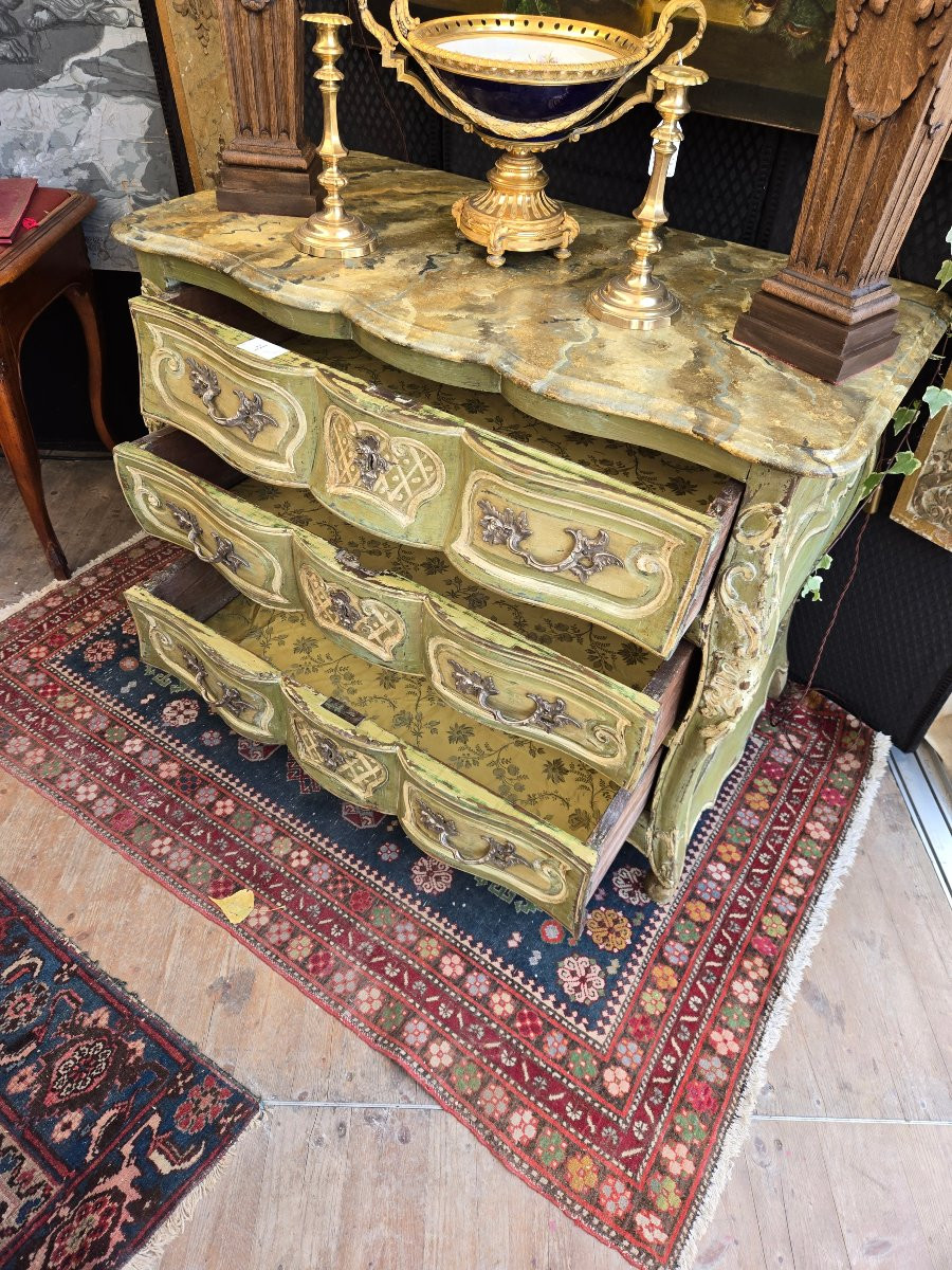 Rare commode galbée d’époque Louis XV, XVIIIe siècle.  -photo-4