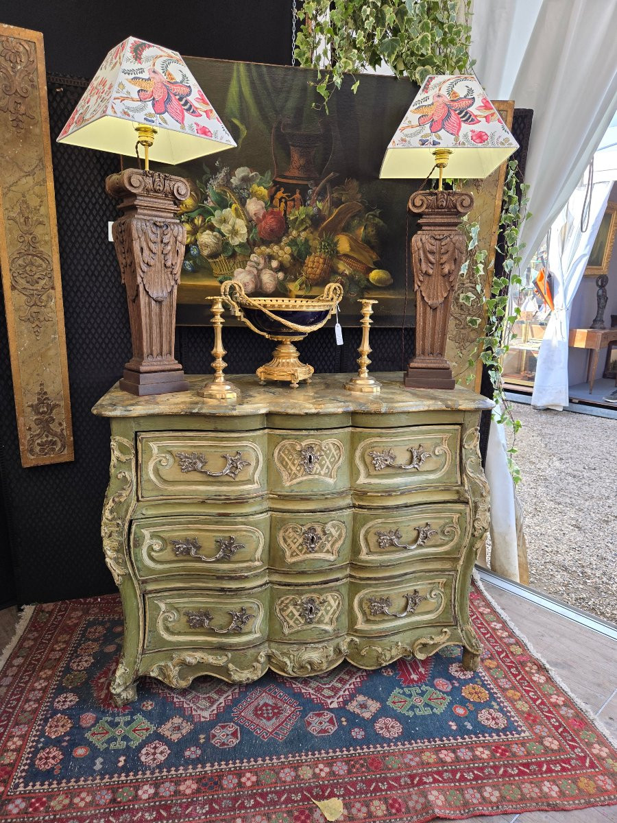 Rare commode galbée d’époque Louis XV, XVIIIe siècle.  -photo-8