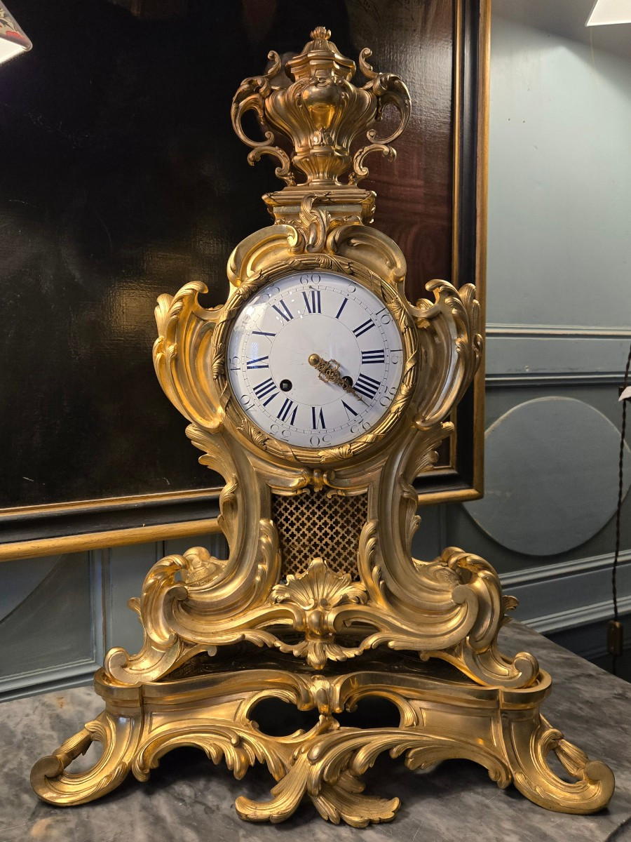 Grand cartel à poser en bronze ciselé et doré, époque Napoléon III .