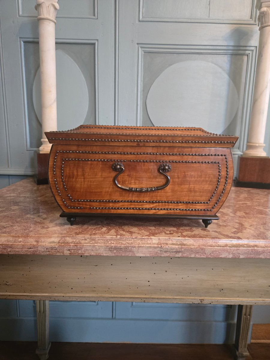 Santo Domingo Lemonwood Shawl Box. Restoration Period-photo-5