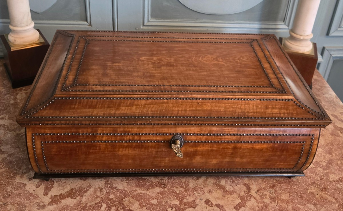 Santo Domingo Lemonwood Shawl Box. Restoration Period