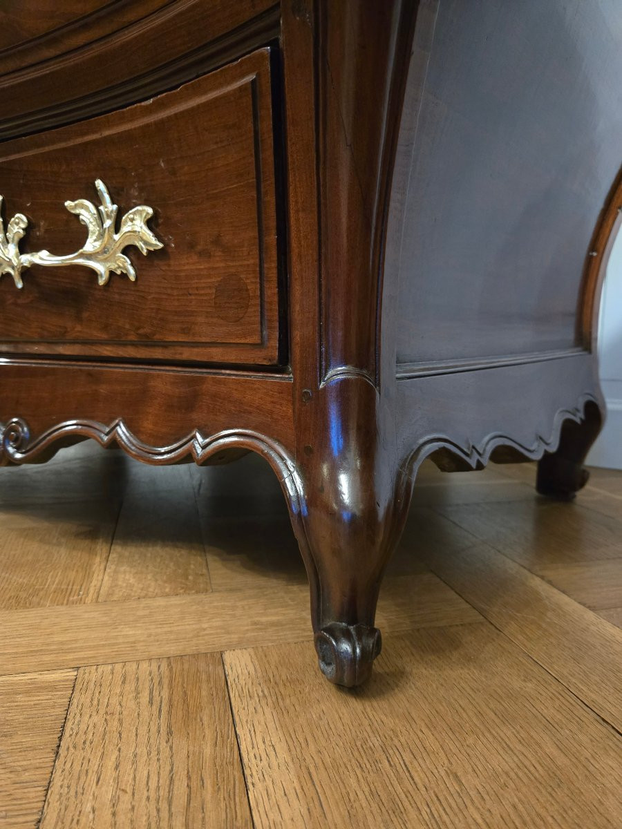 Commode bordelaise en acajou massif, forme tombeau, époque Louis XV, vers 1750 -photo-3