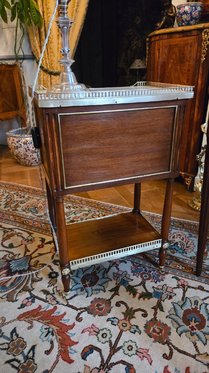 Chiffonnière Louis XVI en acajou, fin du XVIIIe siècle.  -photo-1