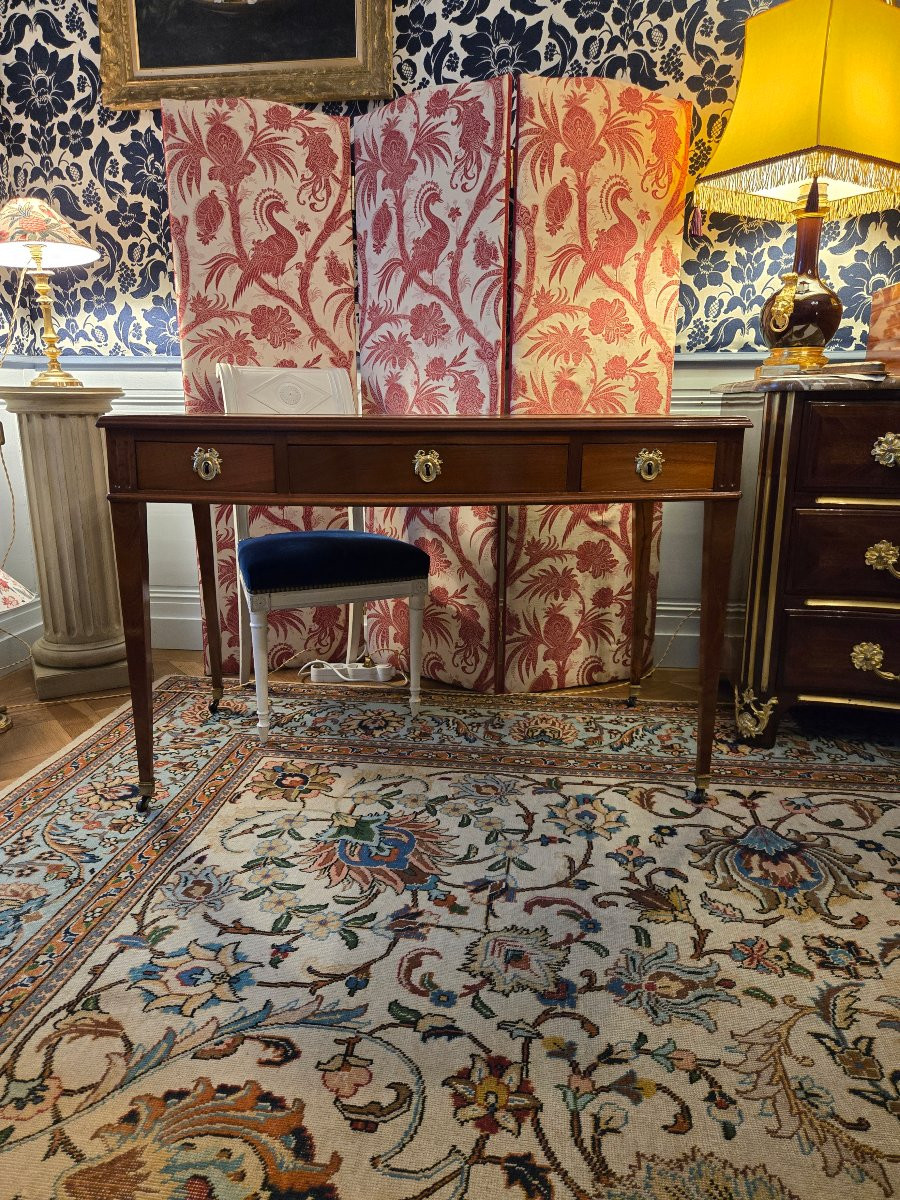 Bureau plat d’époque Louis XVI en acajou – Travail parisien.  -photo-1