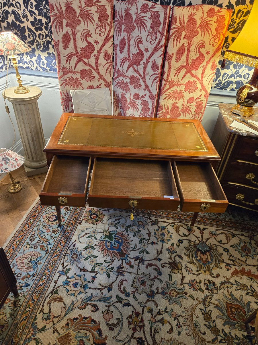 Bureau plat d’époque Louis XVI en acajou – Travail parisien.  -photo-2