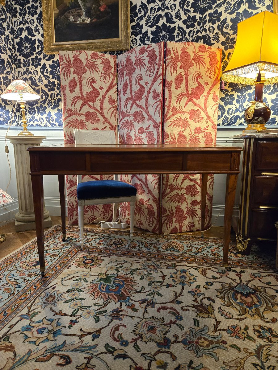 Bureau plat d’époque Louis XVI en acajou – Travail parisien.  -photo-8