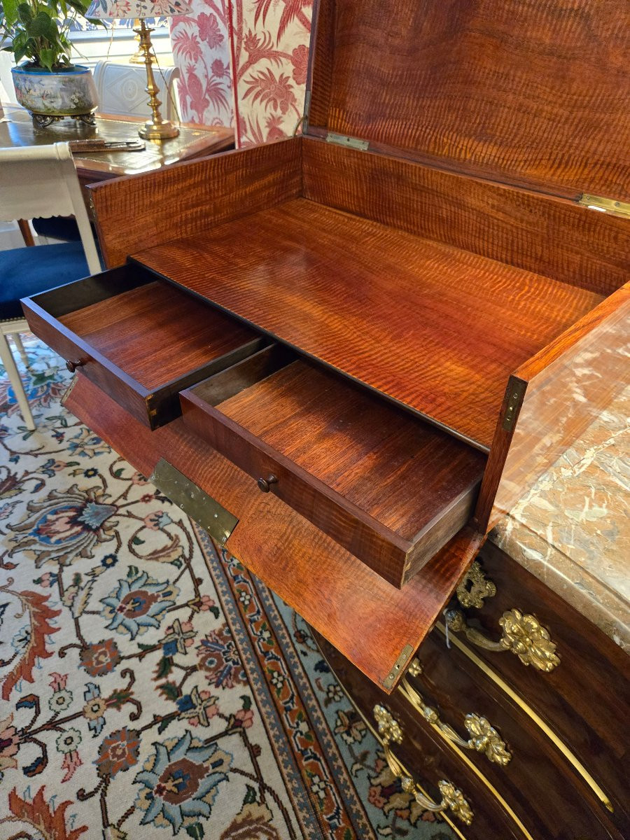 Grand coffret en bois de rose et palissandre, signé “Th. Année – rue Chapon 18 – Paris”-photo-4