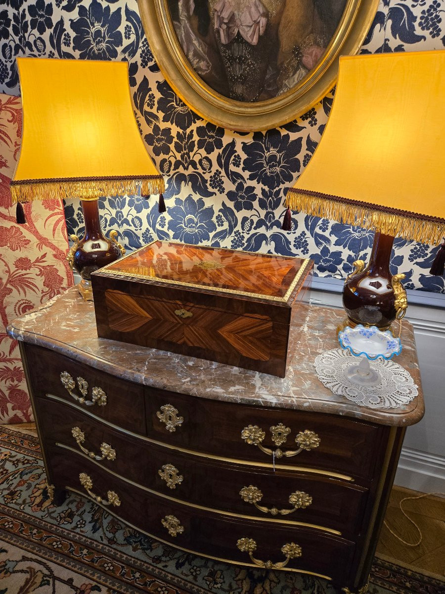 Grand coffret en bois de rose et palissandre, signé “Th. Année – rue Chapon 18 – Paris”-photo-8