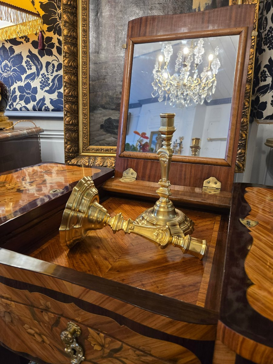 Paire de flambeaux Régence, bronze ciselé et doré – Première moitié du XVIIIᵉ siècle.  -photo-5