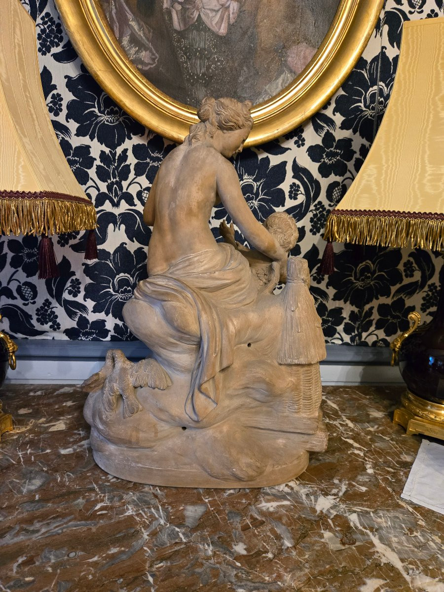 Important Terracotta Sculpture, Venus And Cupid Stung By A Bee.  -photo-5