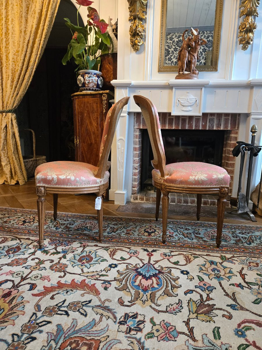 Paire de chaises Transition Louis XV – Louis XVI, travail parisien, vers 1775.  -photo-3