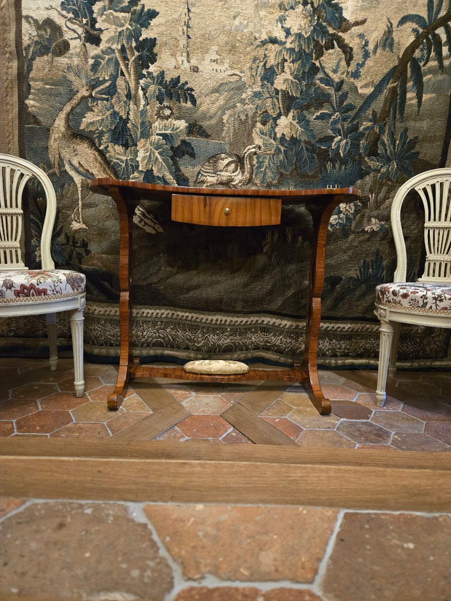 Table rognon d’époque Louis XVI en placage de bois de rose.  -photo-2