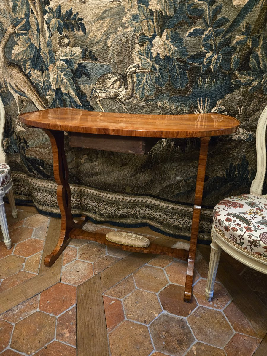 Table rognon d’époque Louis XVI en placage de bois de rose.  -photo-5