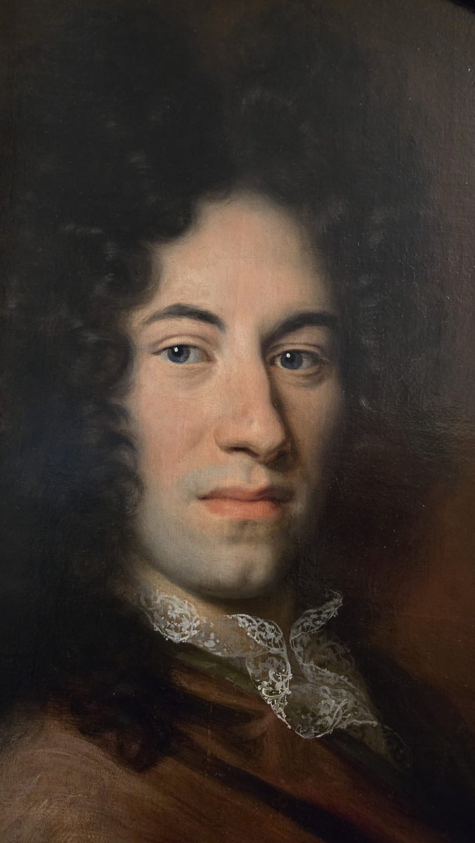 Elegant Portrait Of A Man – French School, Late 17th Century. -photo-2