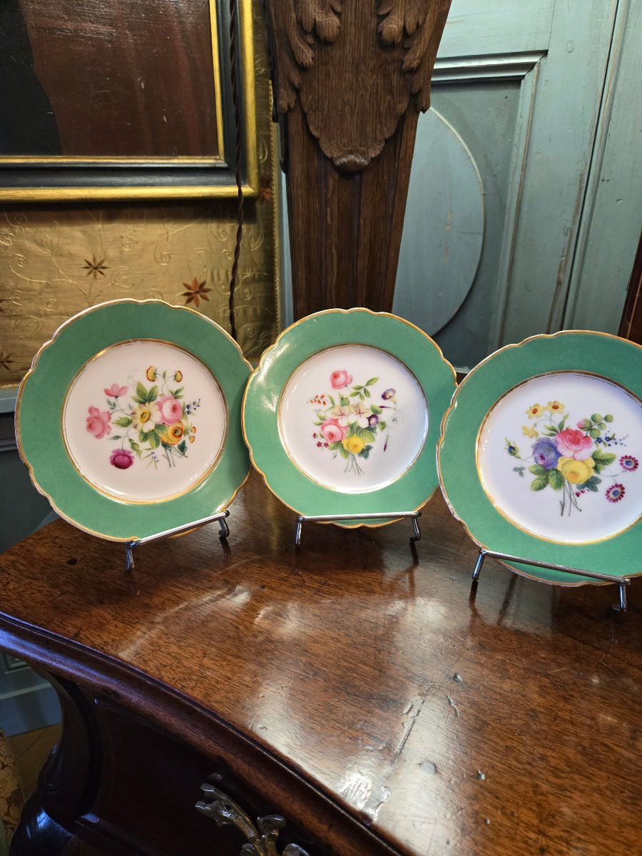 Suite de douze assiettes à dessert en porcelaine de Paris, Maison Tinet. -photo-2