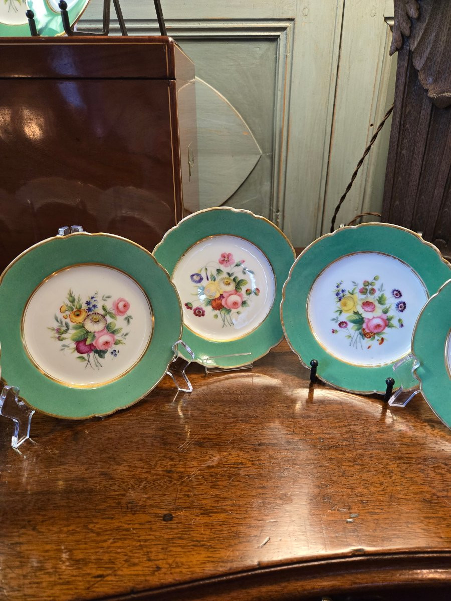 Suite de douze assiettes à dessert en porcelaine de Paris, Maison Tinet. -photo-4