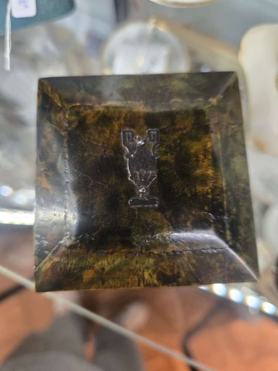 Coffret à senteurs en loupe teintée verte, Paris, 1814–1819.  -photo-4