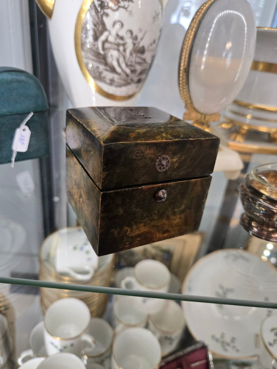 Coffret à senteurs en loupe teintée verte, Paris, 1814–1819.  -photo-5