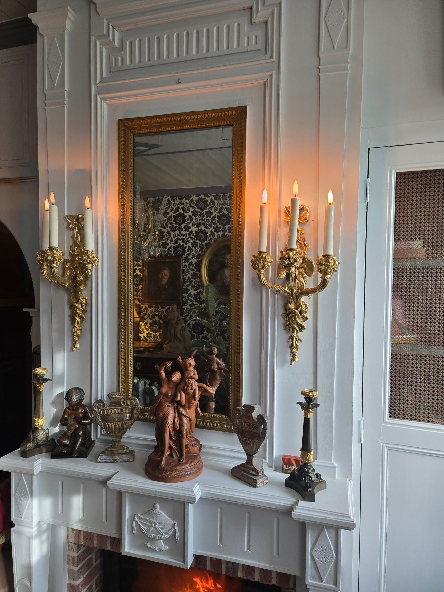 Paire d’appliques Louis XVI, d’après le modèle de Pierre Gouthière conservé au Louvre, XIXᵉ .-photo-7