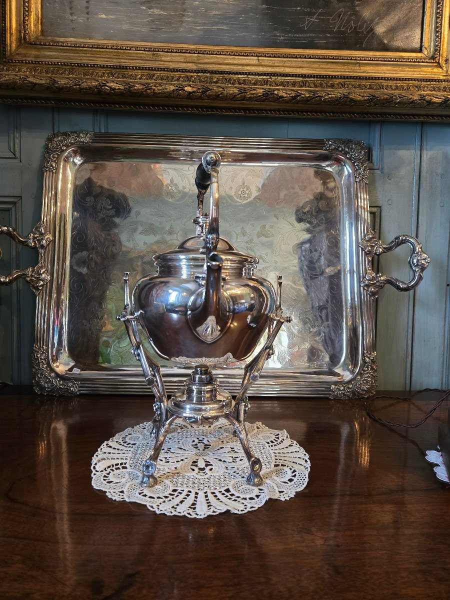 Bouilloire à bascule et son réchaud Maison Christofle.  France, fin XIXᵉ – début XXᵉ siècle .-photo-2