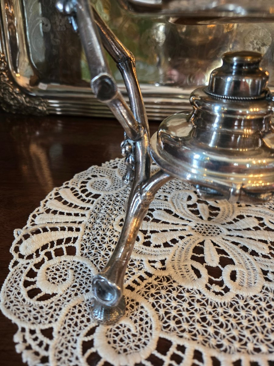 Bouilloire à bascule et son réchaud Maison Christofle.  France, fin XIXᵉ – début XXᵉ siècle .-photo-3