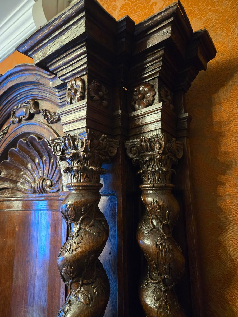 Important retable de chapelle en chêne sculpté Flandres – Seconde moitié du XVIIe siècle.  -photo-3