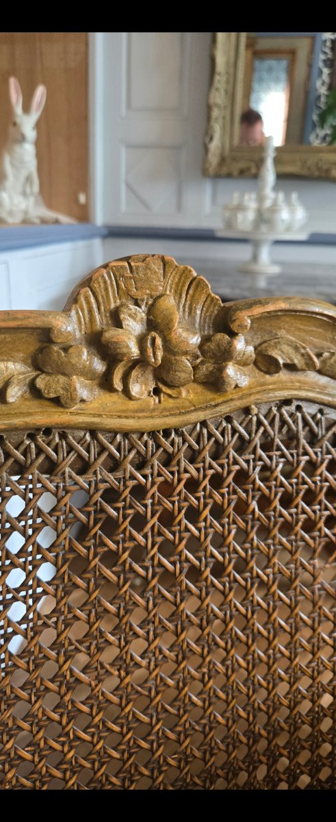 Important canapé lyonnais à dossier plat d’époque Louis XV, réalisé vers 1750-1760.   -photo-3