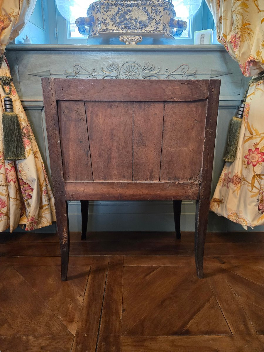 Petite commode sauteuse d’époque Louis XV estampillée Louis-Noël Malle.  -photo-2