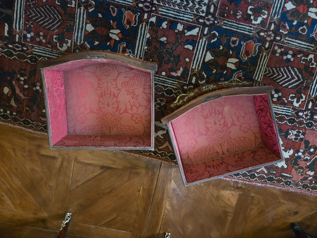 Petite commode sauteuse d’époque Louis XV estampillée Louis-Noël Malle.  -photo-5