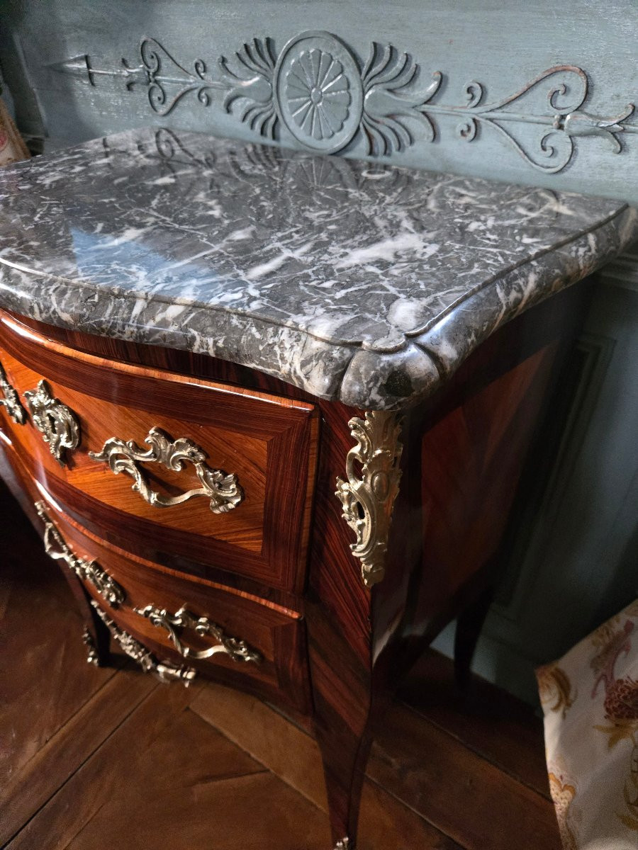 Petite commode sauteuse d’époque Louis XV estampillée Louis-Noël Malle.  -photo-6