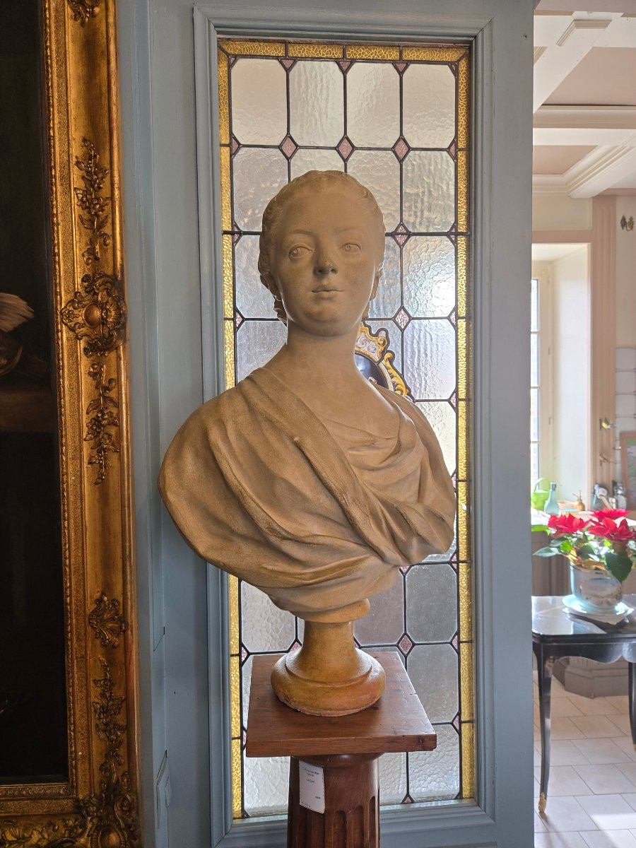 Large Bust Of A Young Woman In The Style Of The 18th Century. Antique Cast In Patinated Plaster, 19th Century.-photo-2