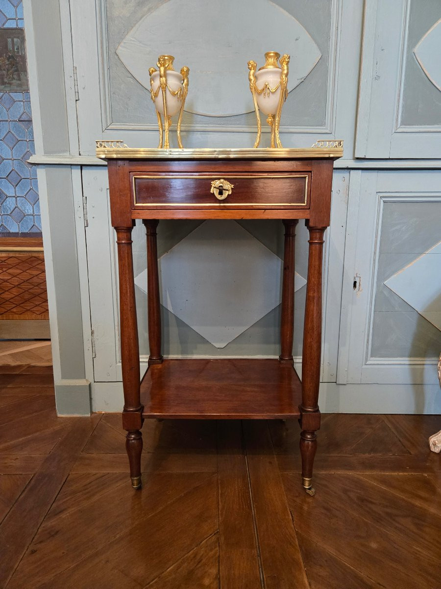 Table de salon à dessus de marbre en acajou, époque Louis XVI – Directoire, fin du XVIIIe -photo-1