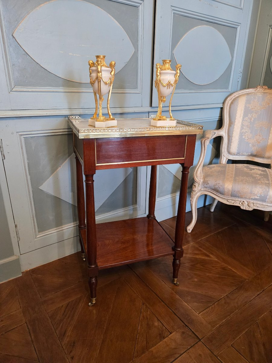 Table de salon à dessus de marbre en acajou, époque Louis XVI – Directoire, fin du XVIIIe -photo-4