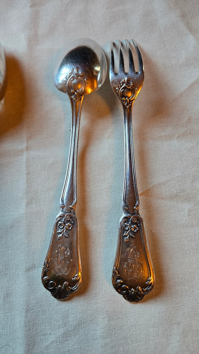 Suite de 24 couverts en argent massif, modèle rocaille au monogramme, Hénin & Cie, 1.9kg-photo-4