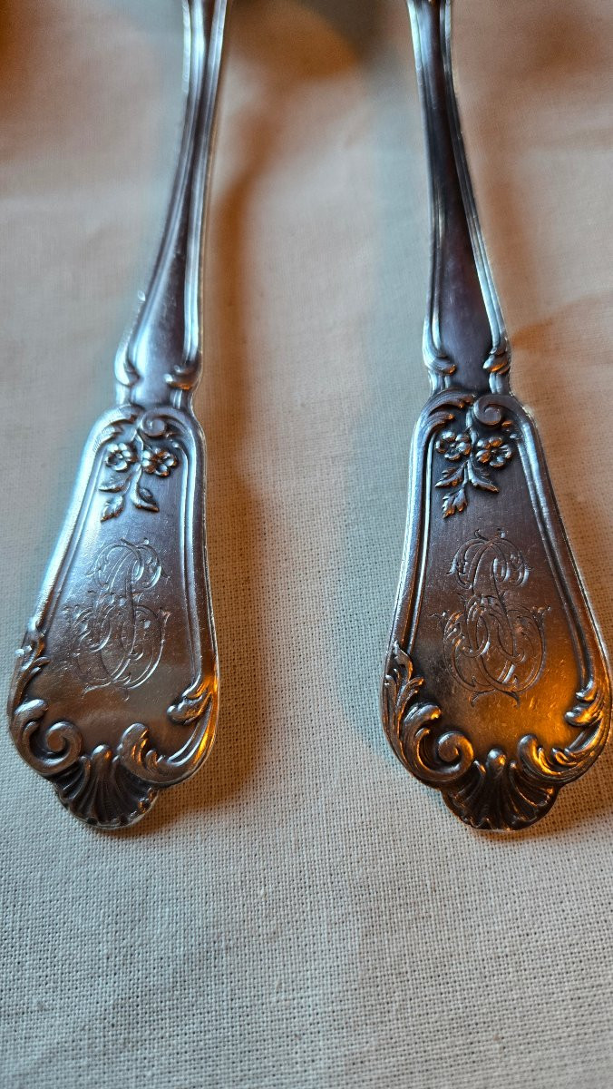 Suite de 24 couverts en argent massif, modèle rocaille au monogramme, Hénin & Cie, 1.9kg-photo-1