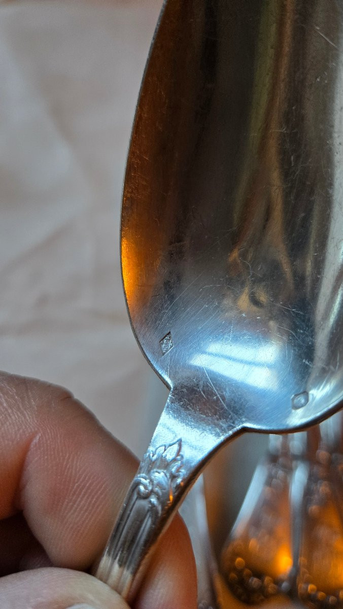 Suite de 24 couverts en argent massif, modèle rocaille au monogramme, Hénin & Cie, 1.9kg-photo-3