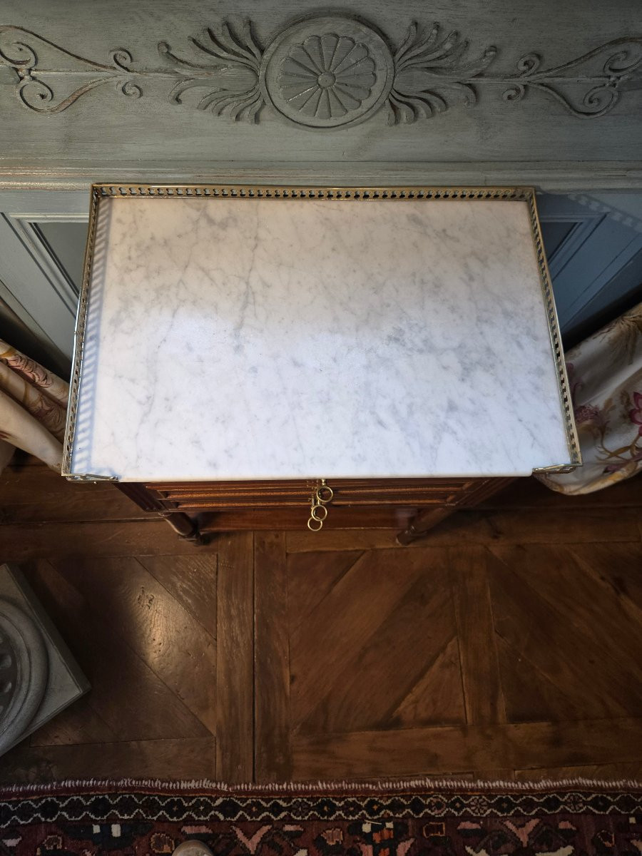 Chiffonnière d’époque Louis XVI en acajou, vers 1785–1790.  -photo-3