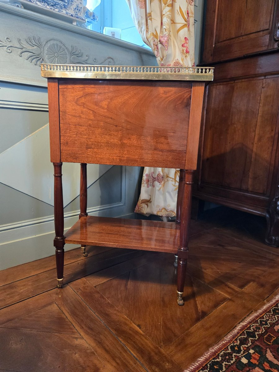 Chiffonnière d’époque Louis XVI en acajou, vers 1785–1790.  -photo-5