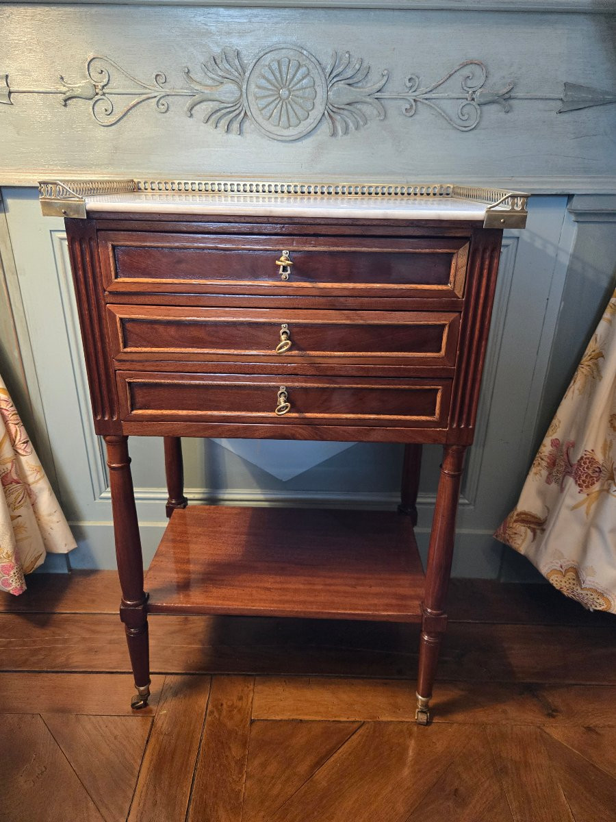 Chiffonnière d’époque Louis XVI en acajou, vers 1785–1790.  -photo-7