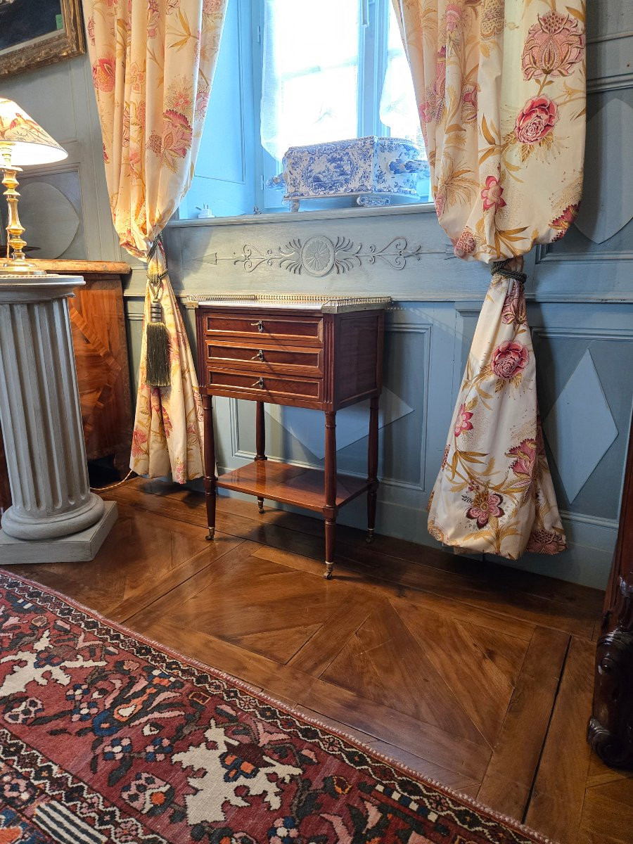 Chiffonnière d’époque Louis XVI en acajou, vers 1785–1790.  -photo-8