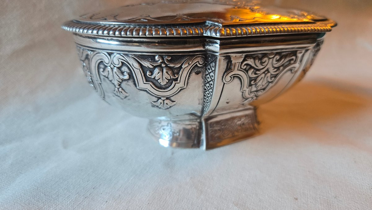 Boîte couverte en argent massif, décor rocaille, Hénin & Cie, Minerve 1er titre, 340 g-photo-4
