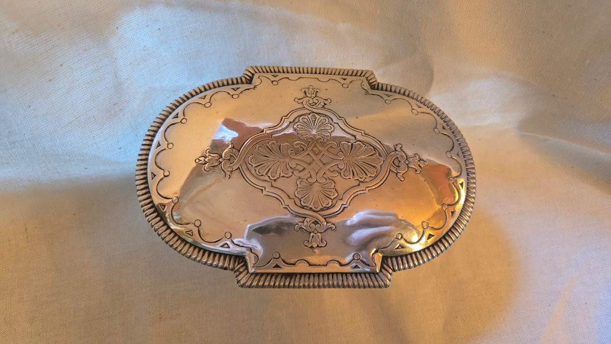 Boîte couverte en argent massif, décor rocaille, Hénin & Cie, Minerve 1er titre, 340 g-photo-4