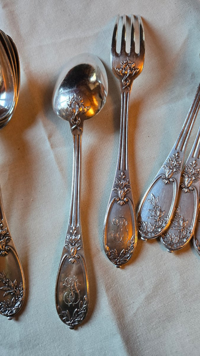 Suite de 10 couverts en argent massif, modèle Louis XVI au laurier et monogrammé, Hénin & Cie, -photo-2