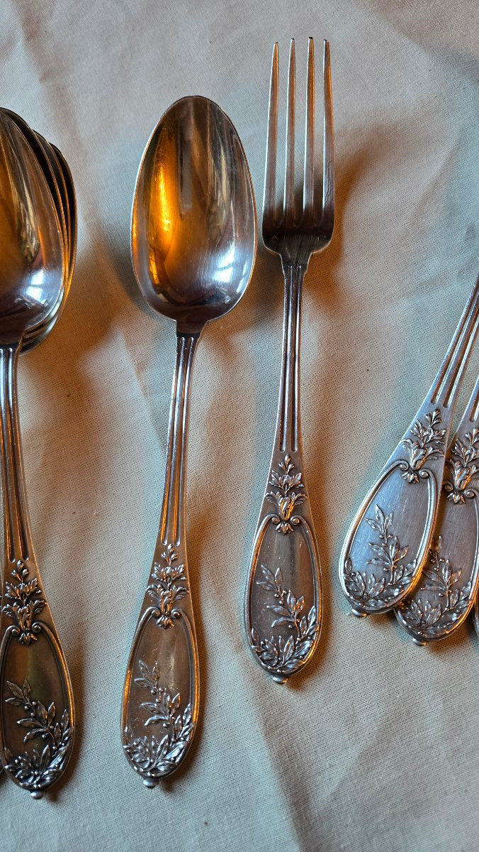 Suite de 10 couverts en argent massif, modèle Louis XVI au laurier et monogrammé, Hénin & Cie, -photo-1