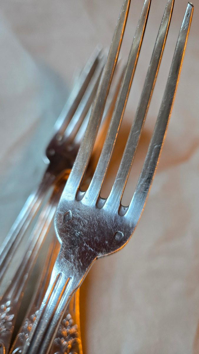 Suite de 10 couverts en argent massif, modèle Louis XVI au laurier et monogrammé, Hénin & Cie, -photo-2