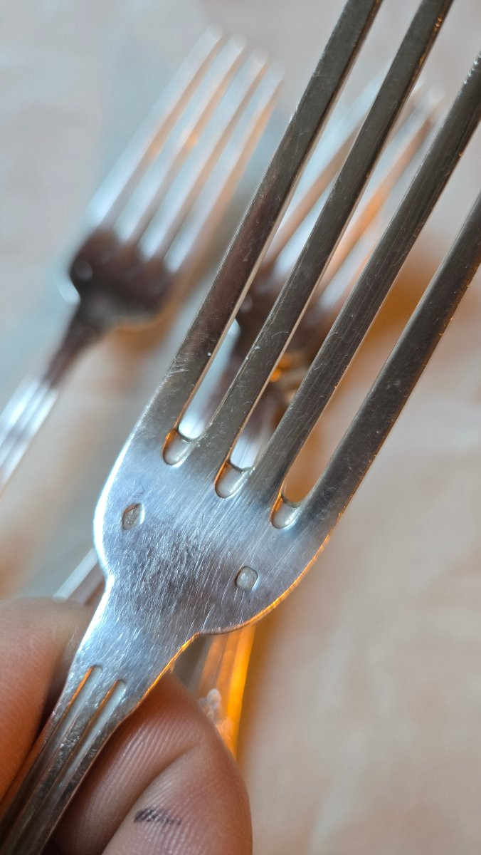 Suite de 10 couverts en argent massif, modèle Louis XVI au laurier et monogrammé, Hénin & Cie, -photo-3