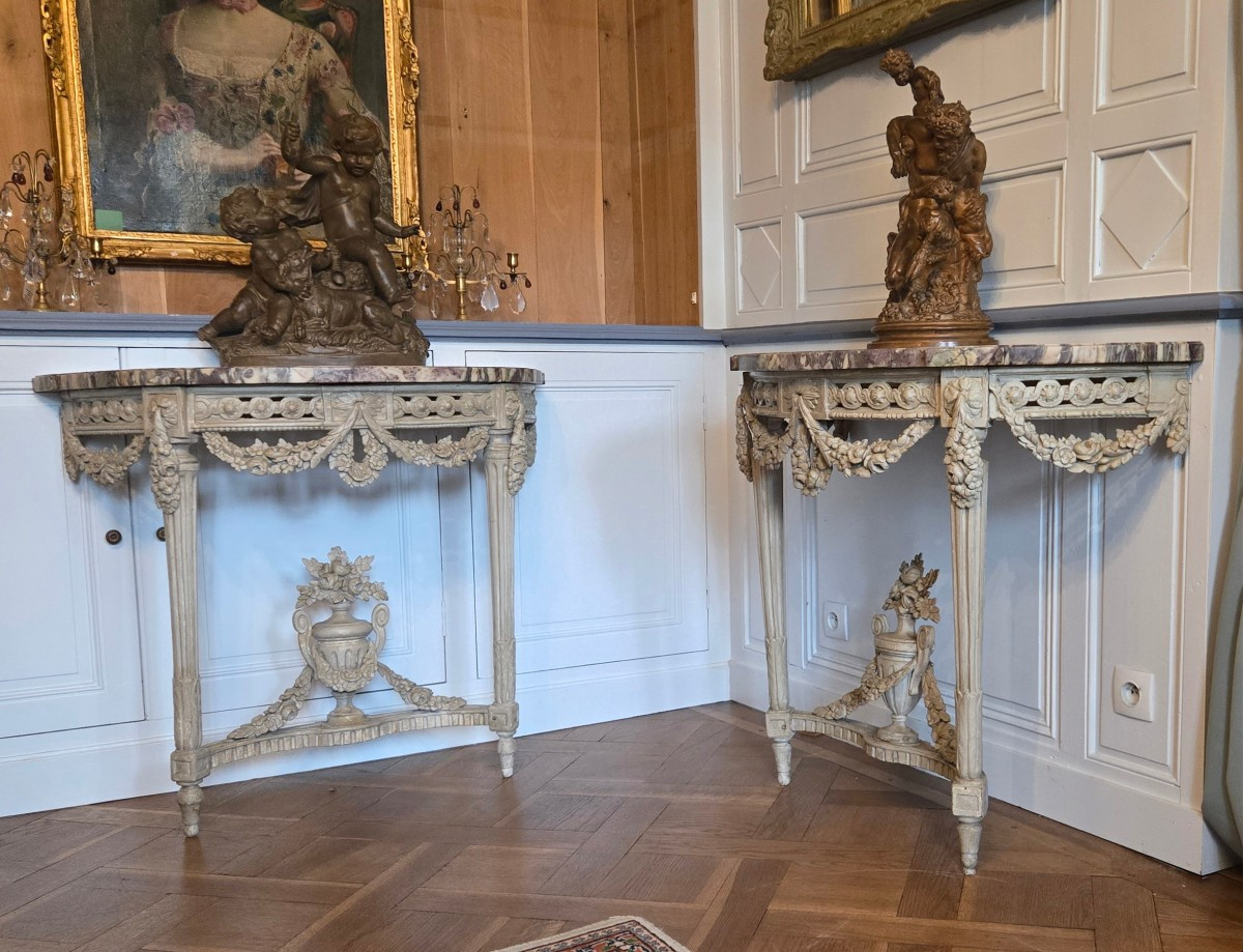 Paire de consoles d’applique néoclassiques, Paris, époque Louis XVI.