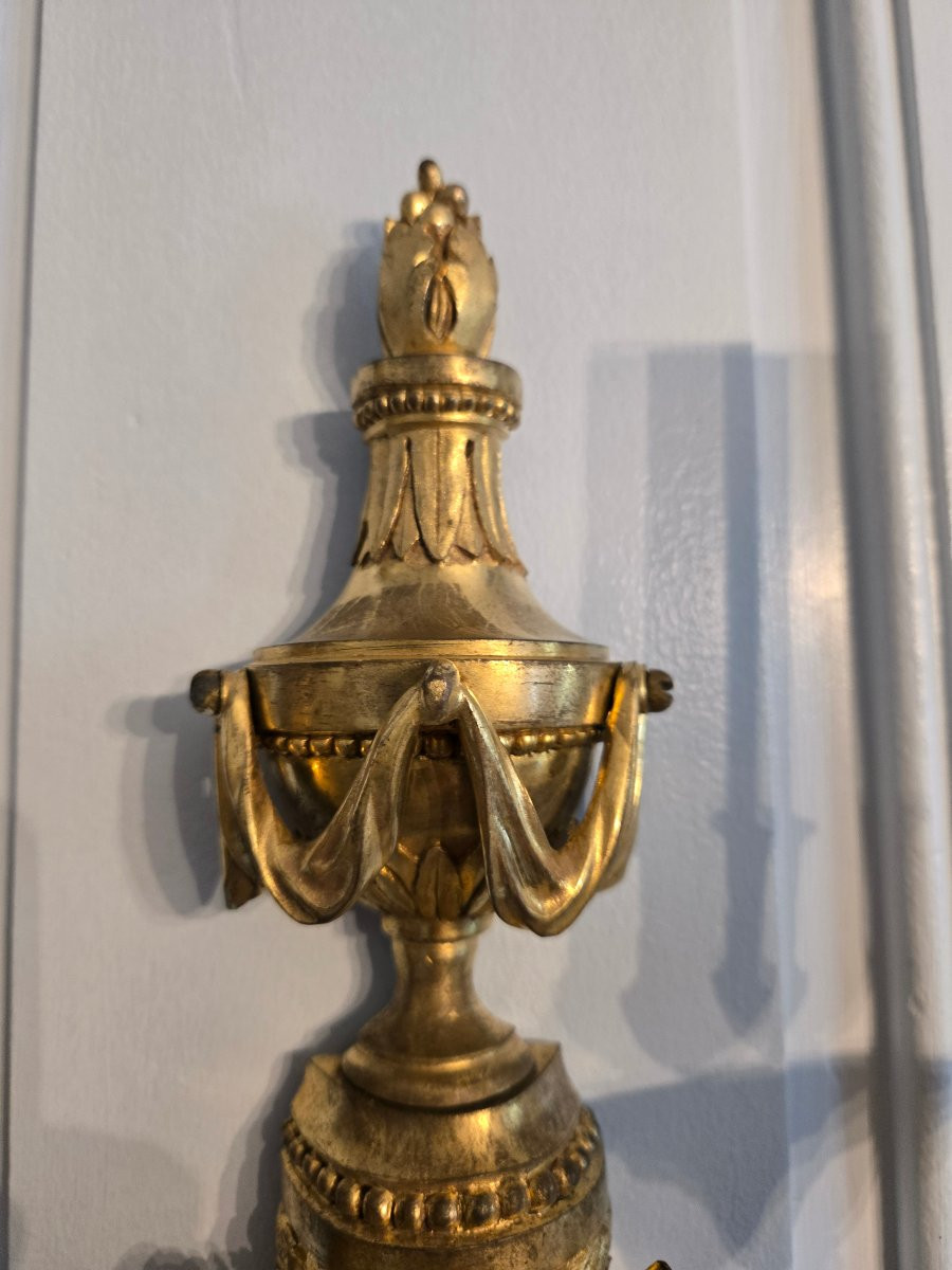 Pair Of Neoclassical Sconces With Attributes Of Love, In Gilt Bronze, Louis XVI Period.   -photo-2