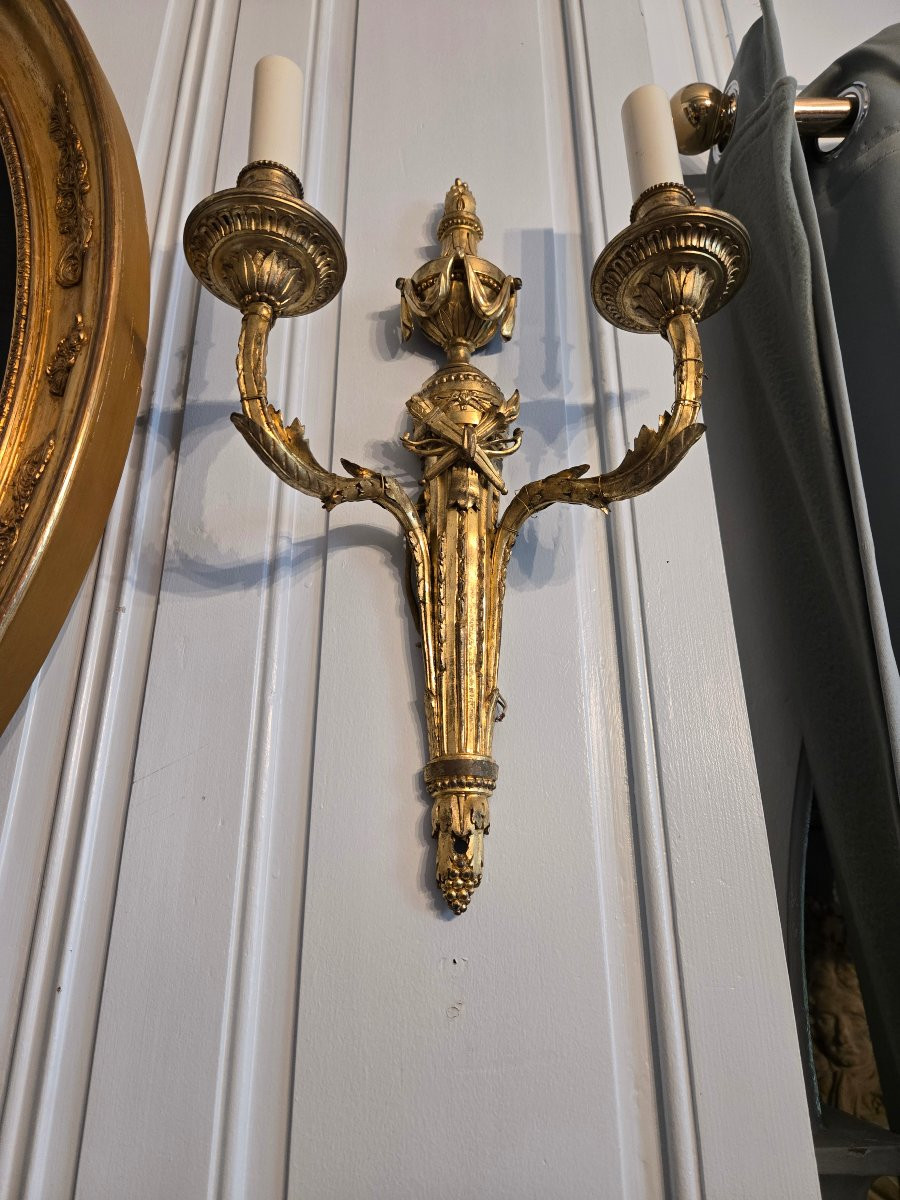 Pair Of Neoclassical Sconces With Attributes Of Love, In Gilt Bronze, Louis XVI Period.   -photo-3