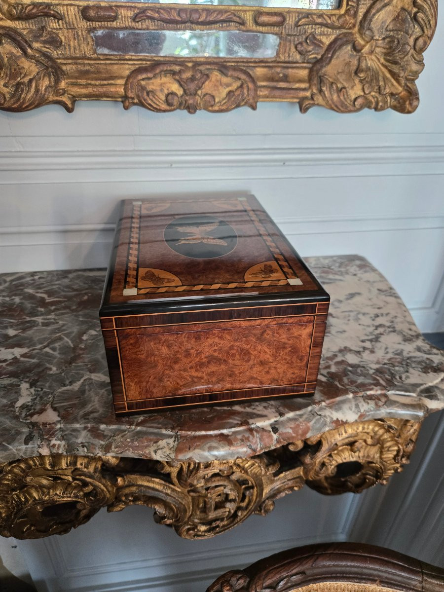 Coffret à bijoux en marqueterie, décor de papillons, vers 1900.   -photo-5